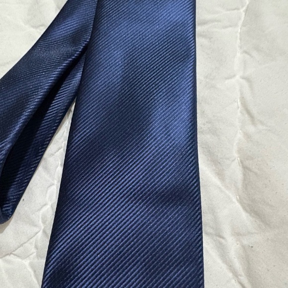 Elegant‎ Navy Blue Tie - Picture 1 of 3